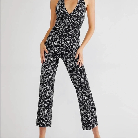Free People Black Halter Floral Cora Crop Leg Jumpsuit Size XS - Picture 1 of 12